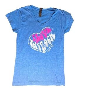 ⭐️ Graphic Tee- I Love the Rock t-shirt- size medium